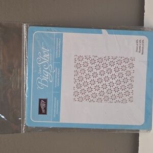 Petals-A-Plenty Embossing folder Sizzix Big Shot Stampin Up